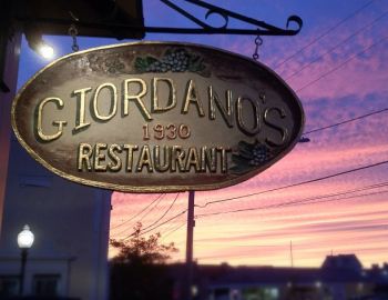 Giordano’s Restaurant Sign