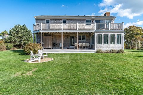 Back of House, Upper & Lower Decks, Large Private Yard Area