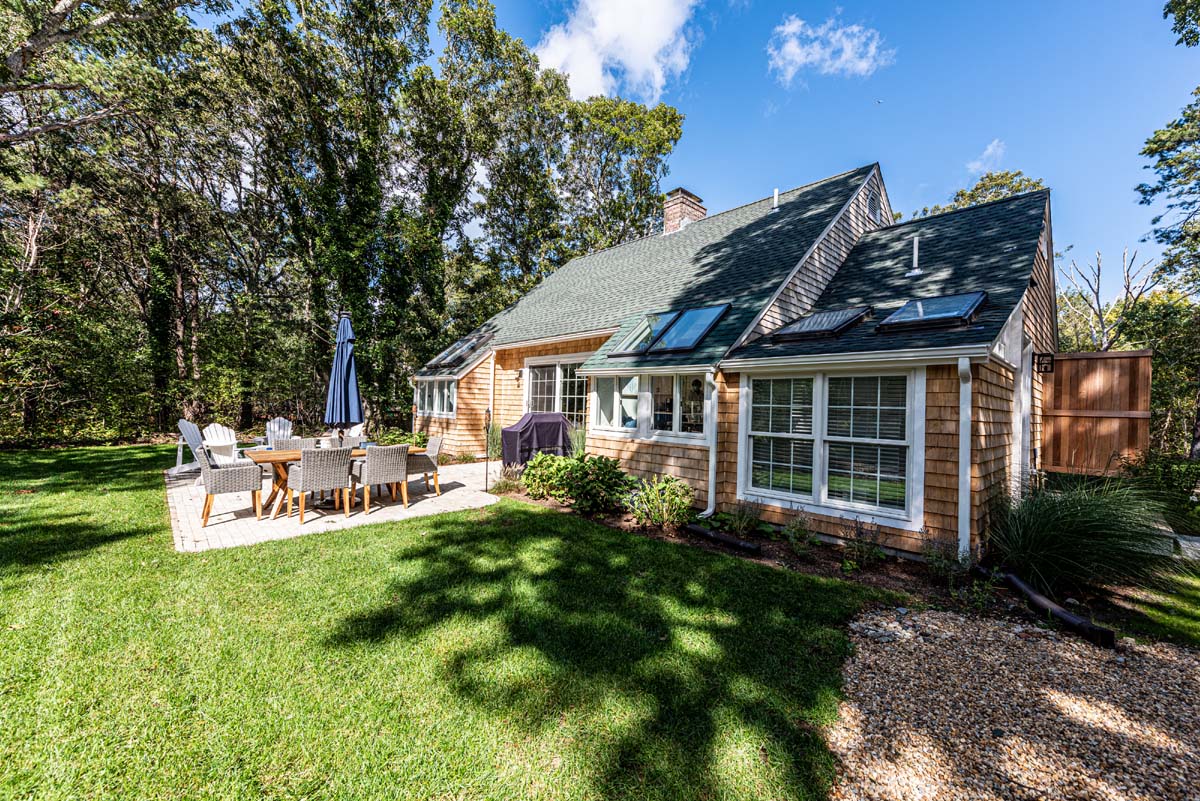 SUTTJ Oak Bluffs Vacation Rental